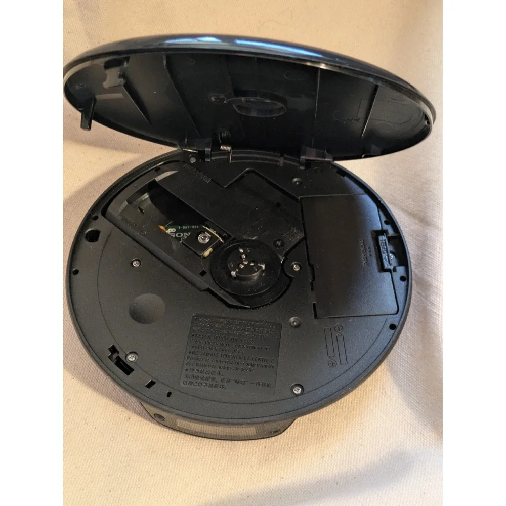 Sony PSYC CD Walkman D-NE050 Portable CD Player Black MP3 G-Protection Working‎